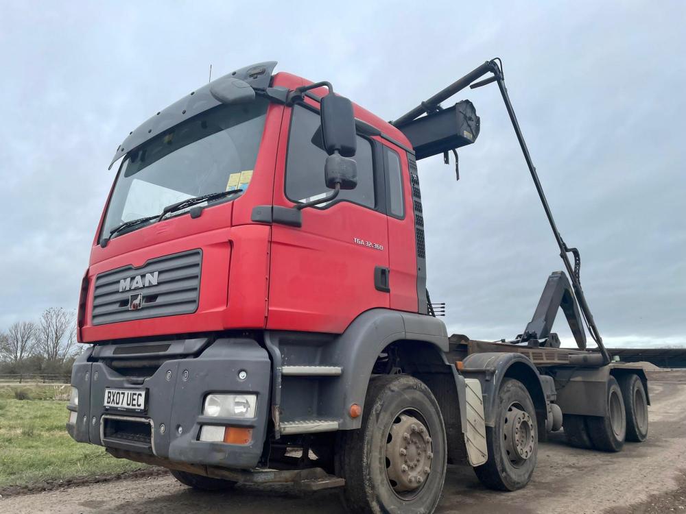 MAN 8 x 4 Hook loader for Sale UK Plant