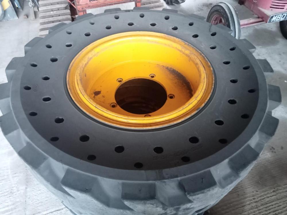jcb-solid-wheels-and-rims-for-sale-uk-plant