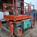 SKY JACK SCISSOR LIFT