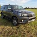 TOYOTA HILUX INVINCIBLE