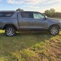 TOYOTA HILUX INVINCIBLE
