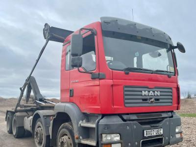 MAN 8 x 4 Hook loader