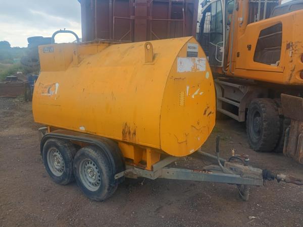 Western 2000 Litre Fuel Bowser