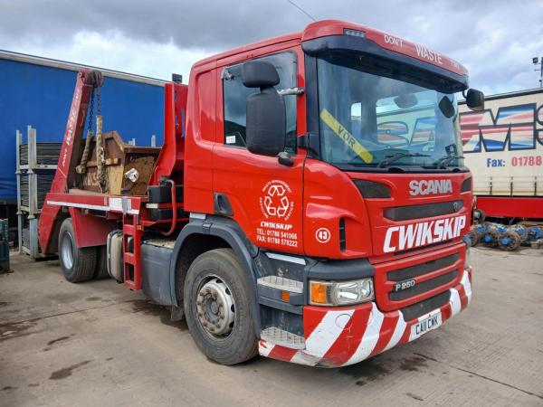 SCANIA P250 SKIP TRUCK