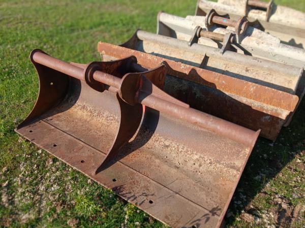 GRADING DITCHING BUCKETS