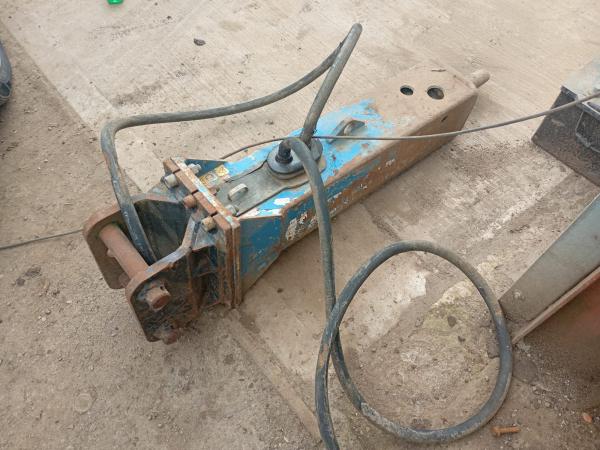 CONCRETE HAMMER