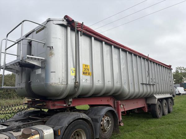 FREUHAUF TIPPING TRAILER