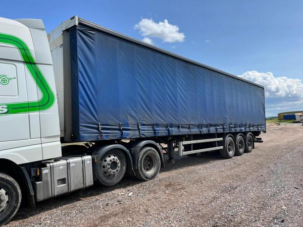 Curtain side Trailer