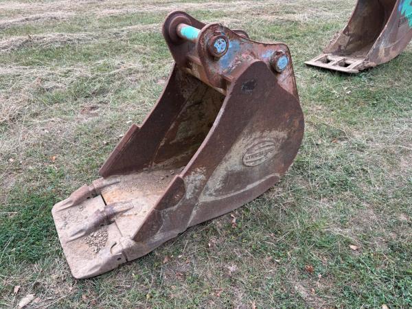 18" & 2ft Trench Buckets
