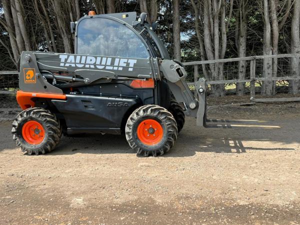 AUSA T144H 4X4